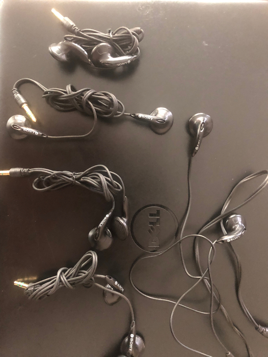 索尼MDR-E805耳机,索尼绕颈试长短线...