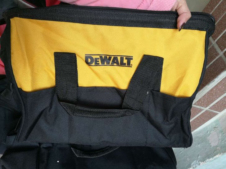 中号得伟 DEWALT 工具包  五金器具...