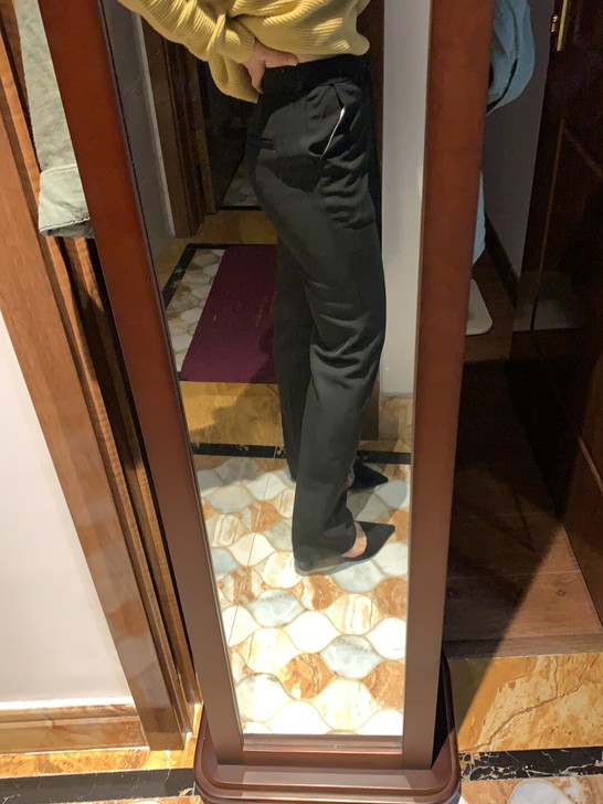女工装修身裤，裤子就穿过一次，超级显腿长。...