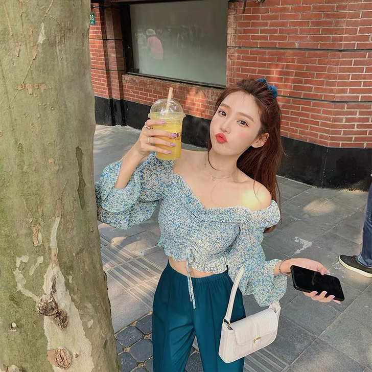 美美的夏夏 蕾丝雪纺衫 拥有它就拥有了美丽...