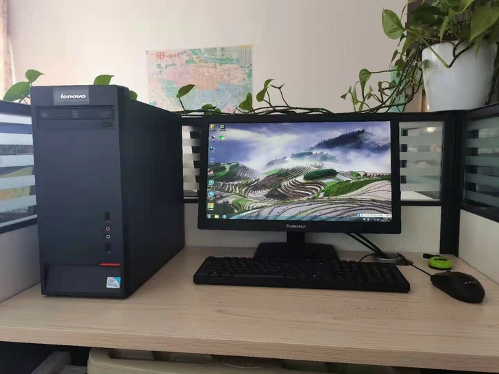 联想品牌原装台式电脑。英特尔4G4核处理器...
