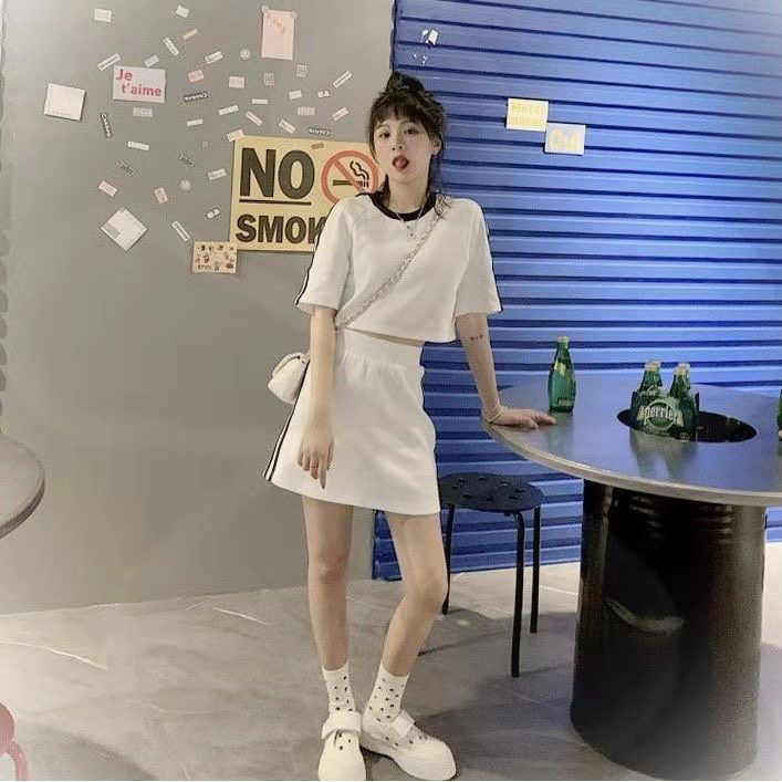 A字裙两件套半身裙2021新款短袖+短裙休...