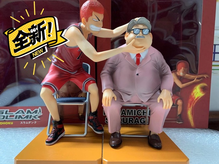 灌篮高手樱木花道,安西教练坐姿手办。全新。...