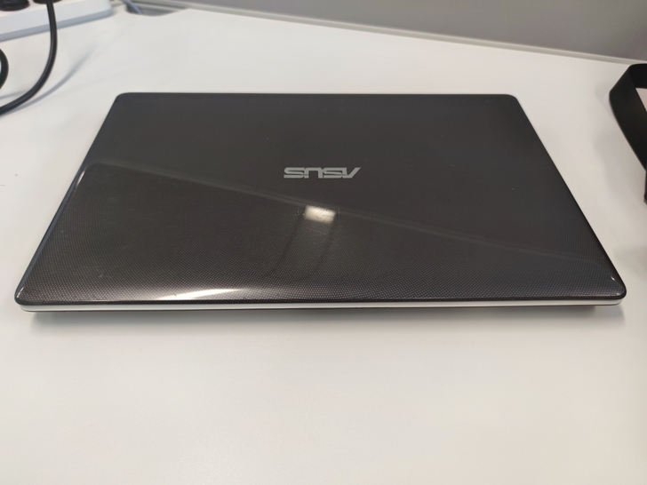 华硕笔记本电脑