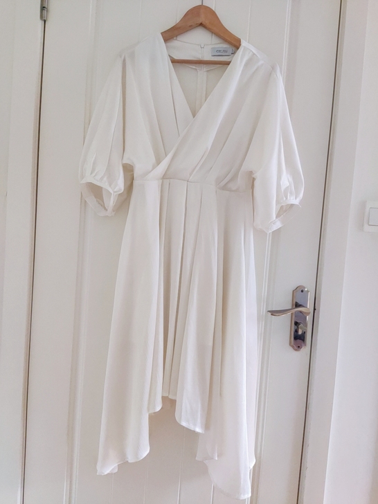 【几乎全新！包邮】ByYou 泡泡袖缎面v...