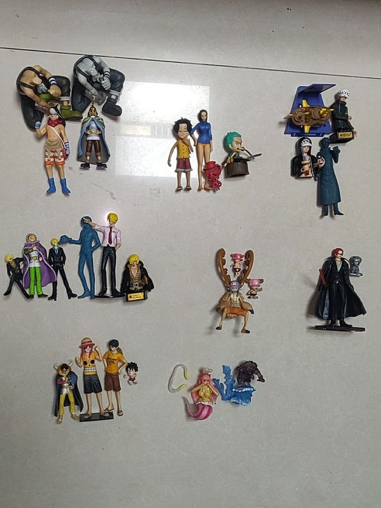 海贼王手办分页打包出，图片在2至8图上