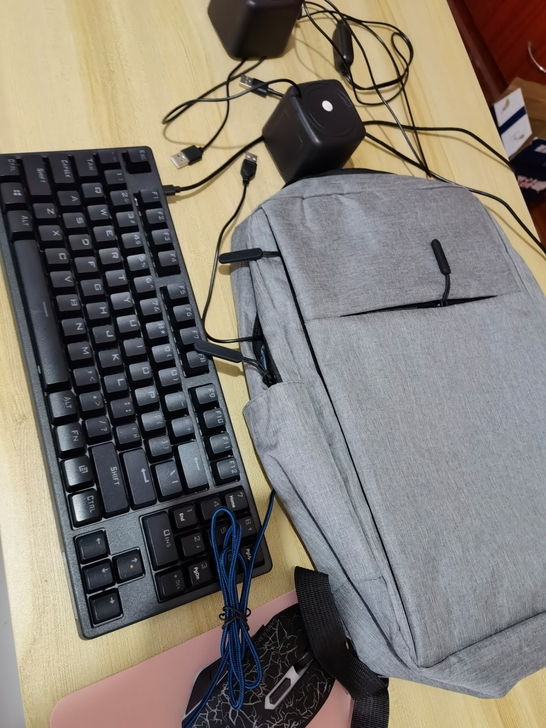 闲置的，键盘鼠标音响电脑包，都没怎么用过，...