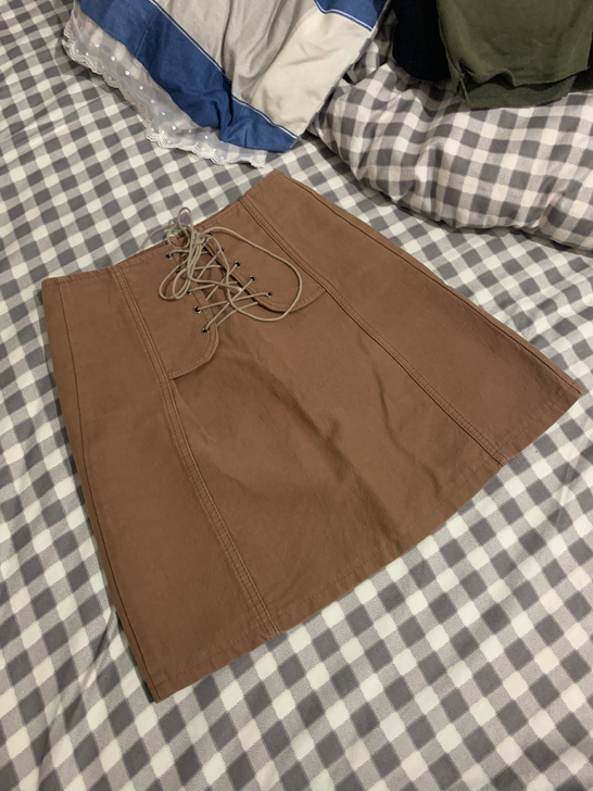 咖色半身裙