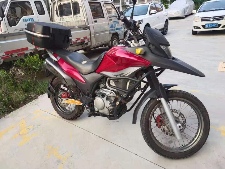 喜马300拉力摩托车