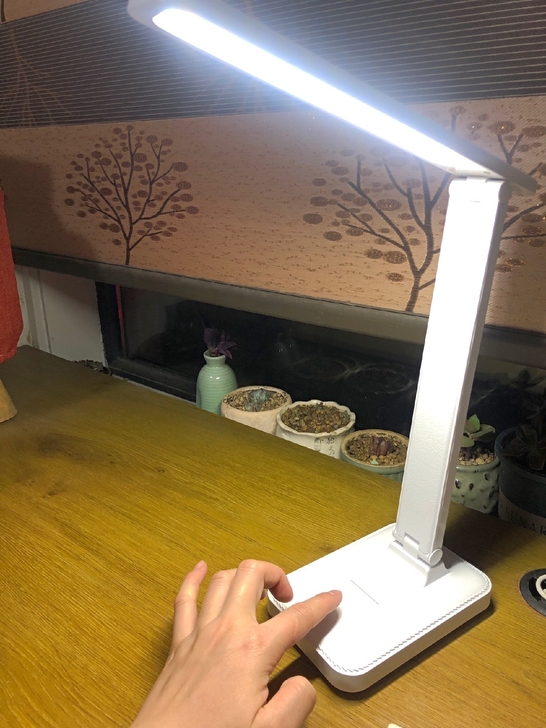 清仓价全新未拆封台灯护眼三档调光调色可折叠...