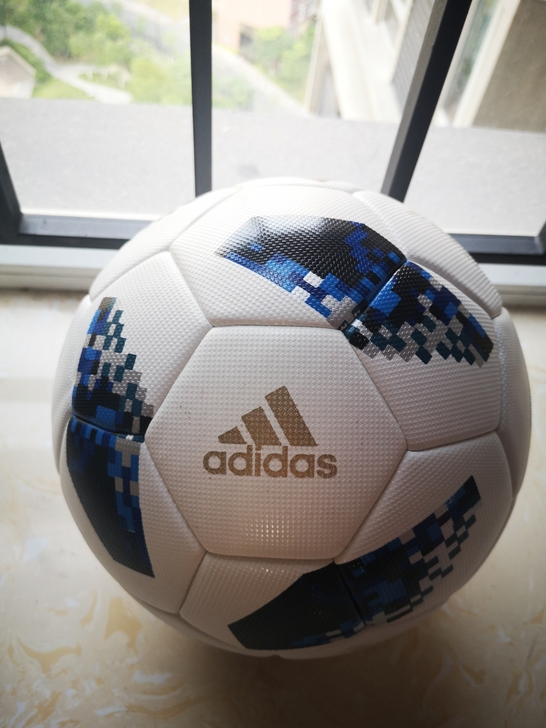 全新欧冠4号5号足球清仓处理，高档无缝热贴...
