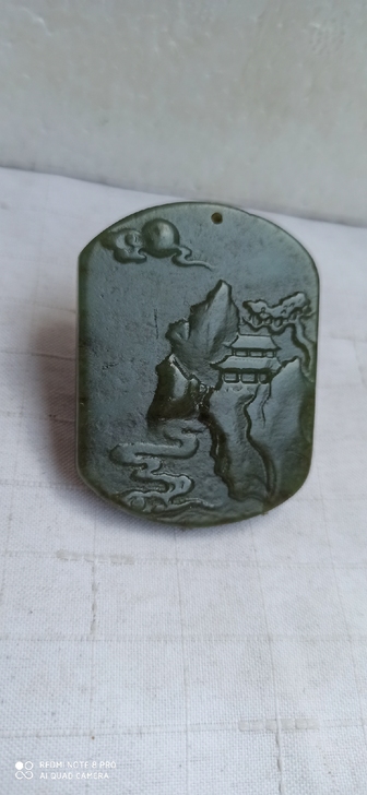和田玉雕刻的山水画入手渠道：在古玩市场淘的，