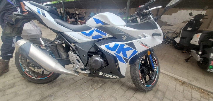北京摩托车租赁,gsx250,春风250s...