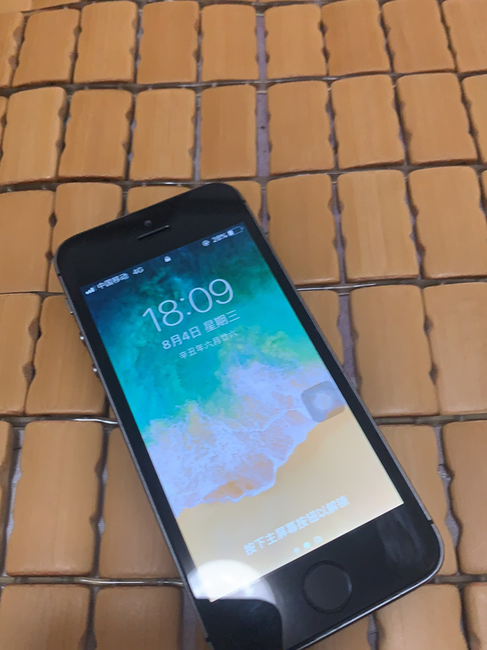 苹果5s16g 除了无指纹 其他功能都完好...