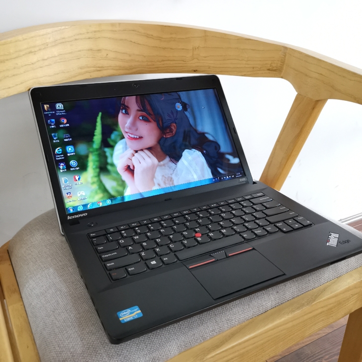联想笔记本电脑14寸  i7  四核用于办...