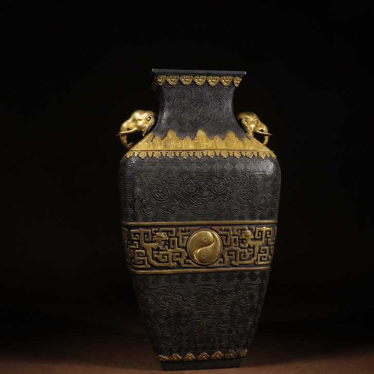 回流:铜胎鎏金象耳瓶