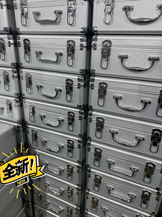 全新 铝合金手提箱收纳箱,工厂现货100个...