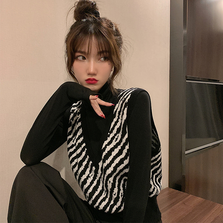 晶美雅 毛针织衫