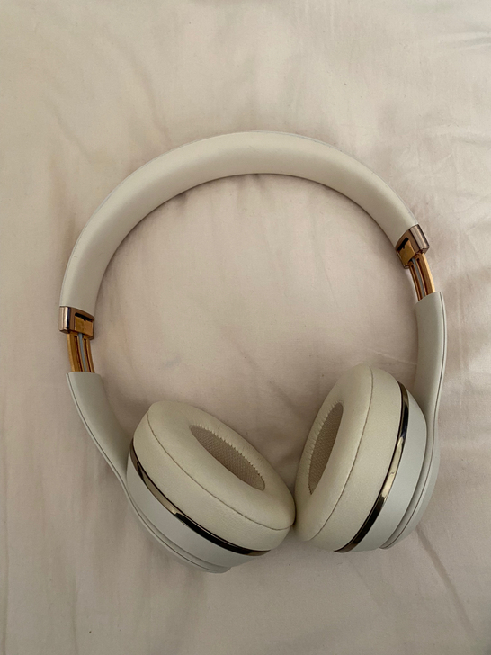 个人闲置吧，橙色九新 beats solo...