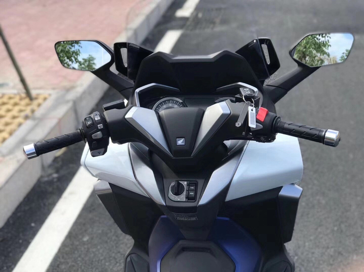 2020款 全新佛沙300 本田Forza...