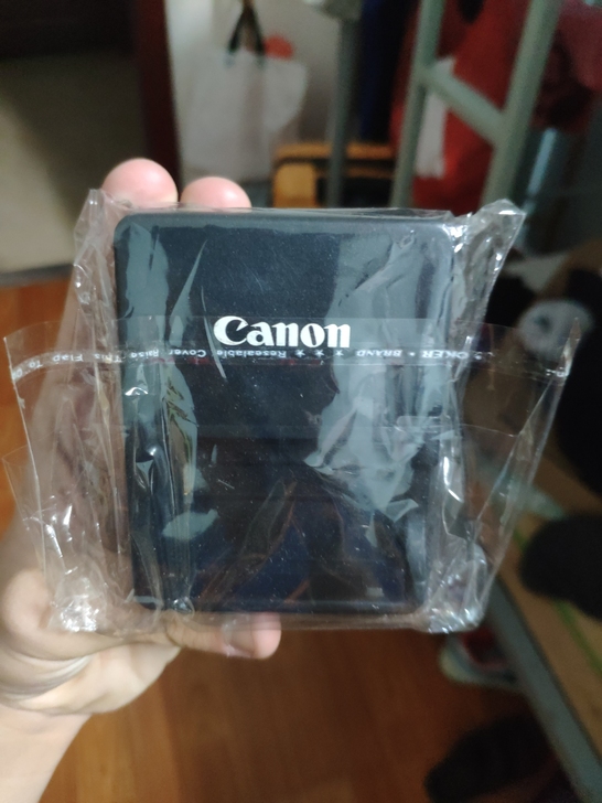 佳能450d 学校做活动发的 膜都还在 没...