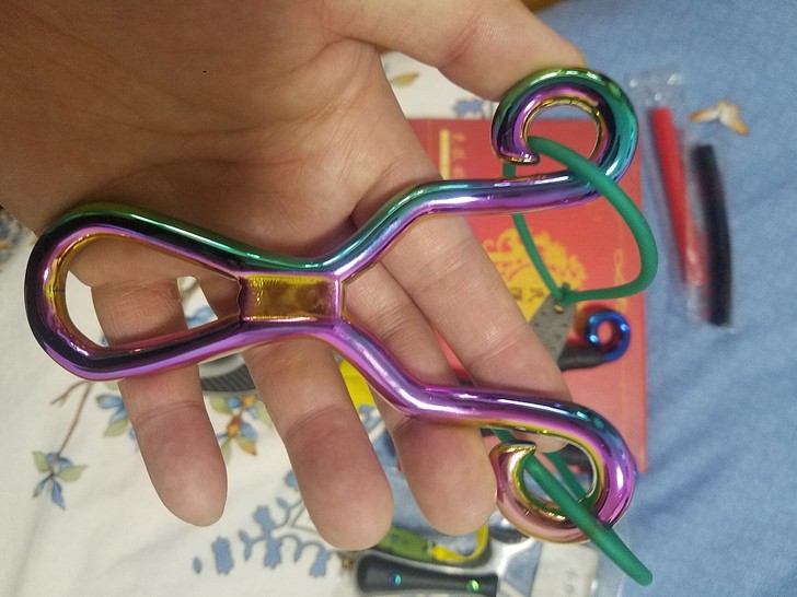 出几把弹弓，有全新的，有几乎全新的，董氏钛...