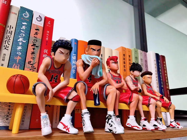 全网最低！灌篮高手手办坐板凳带地板流川枫樱...