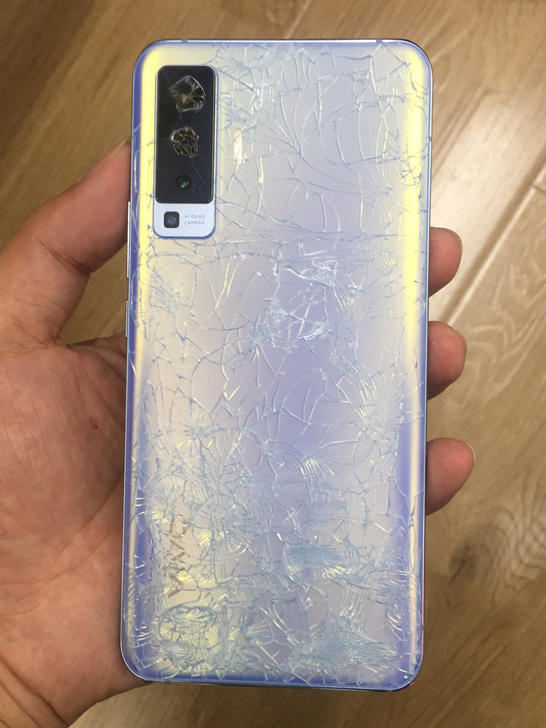 vivo X50    新买几个月，重摔尸...