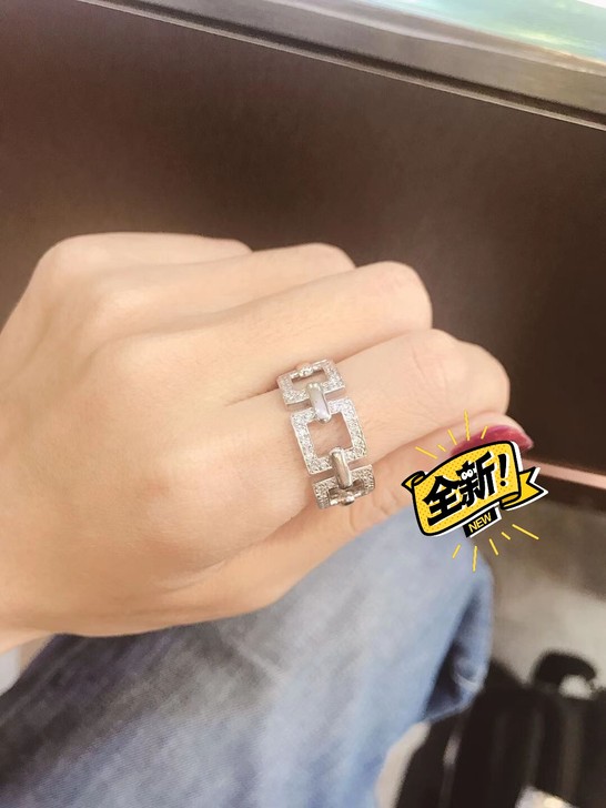 18k钻石戒指