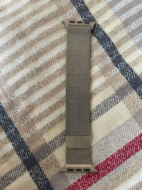 iwatch 44mm第6代金色米兰尼斯表...