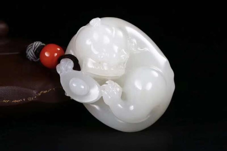 招财貔貅~新疆和田玉籽料，名家作品工艺传神...