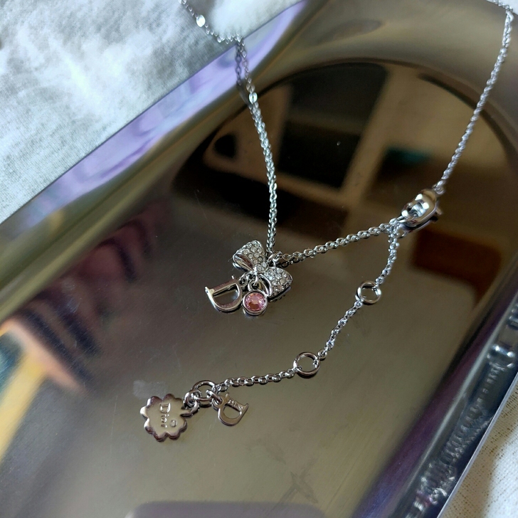 Dior迪奥银色蝴蝶结水钻项链锁骨链 成色...