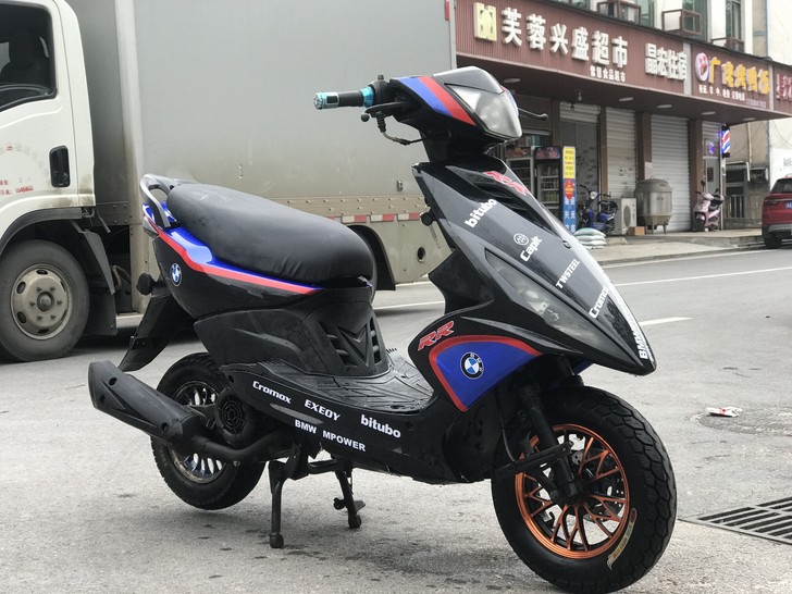 125cc鬼火踏板摩托车 产地：中国大陆 ...