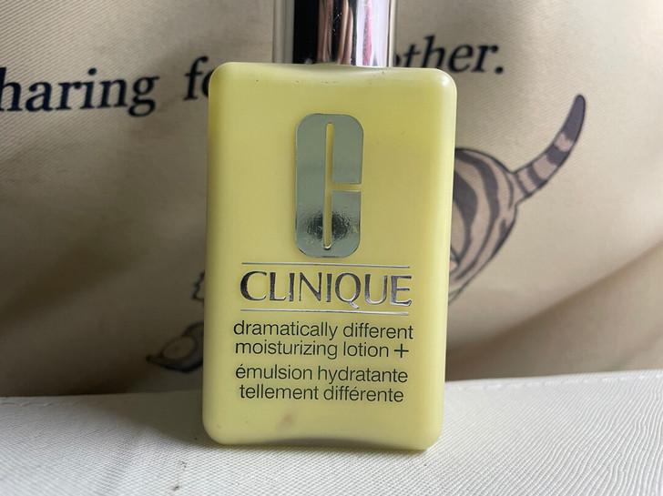 倩碧黄油有油版 在小红书买的 买过来一直都...