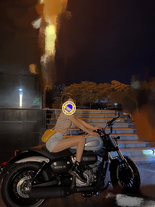 西安摩托车租赁 V型复古双缸摩托车 金吉拉...