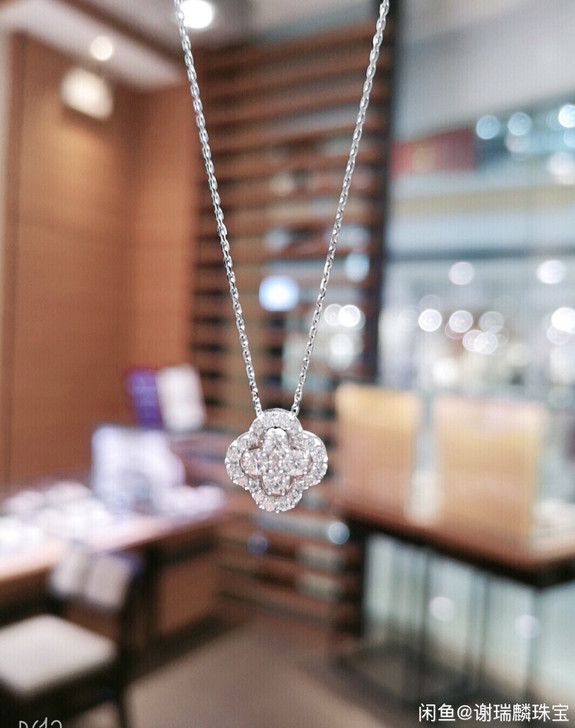 谢瑞麟一款9戴钻石项链