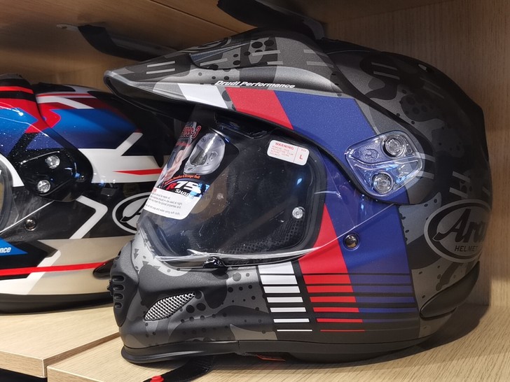 ARAI 拉力摩托车头盔