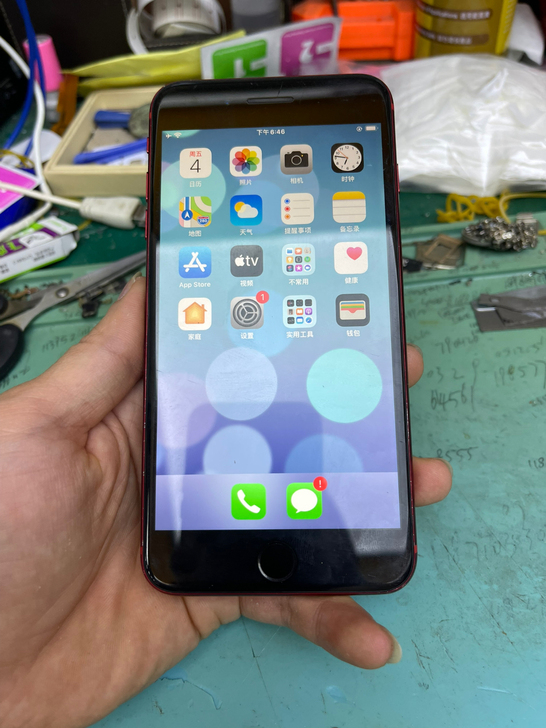 8P游戏机64G 原装机 无任何修 已黑解...