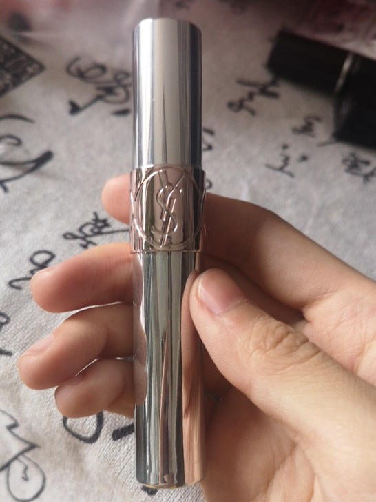 YSL圣罗兰银管唇釉 n11，蜜桃豆沙色，...