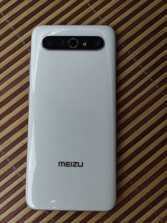 魅族17pro定白12+256,手机外观自...