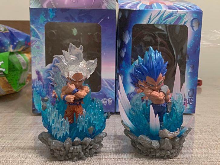 七龙珠超蓝 贝吉塔布罗利孙悟空迷你 发光版...