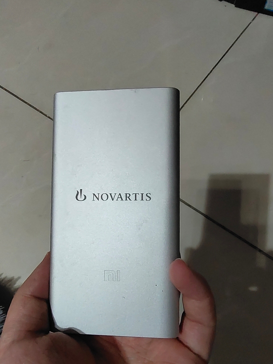 小米移动电源，抽到的奖品，没怎么用过，几乎...