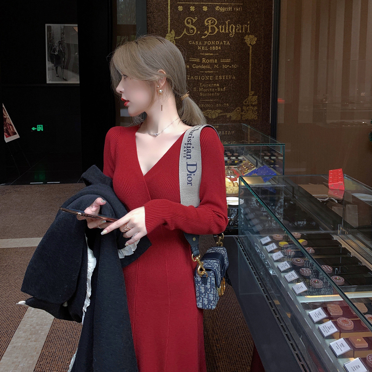 ByYou冬季新款性感红色V领兔绒针织连衣...