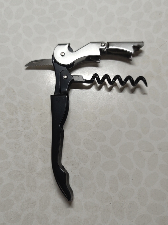 红酒启瓶器，俗称酒刀。