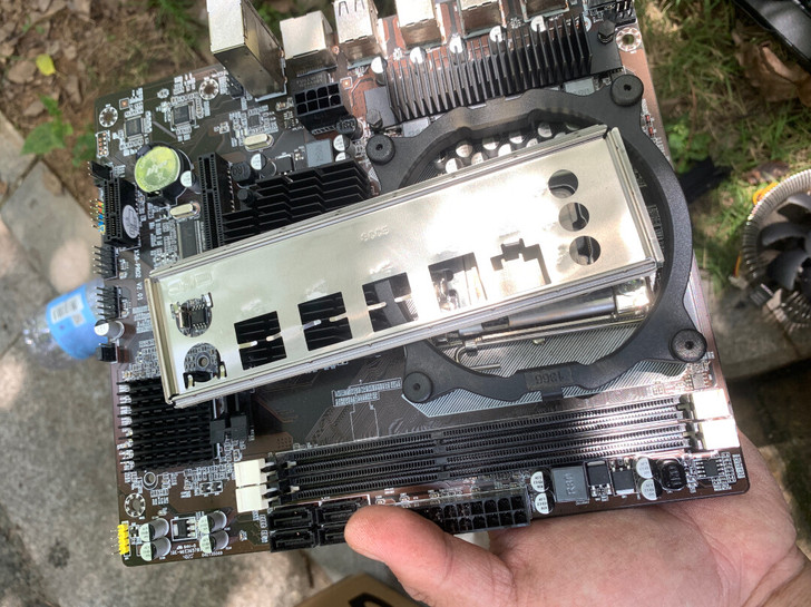 x58pro主板，各个插槽完美使用，CPU...
