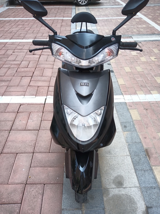 九成新爱玛品牌电动车低价急转