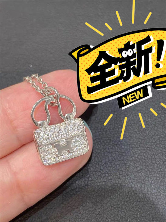 H包包满钻银色项链，925纯银，全新。质量...