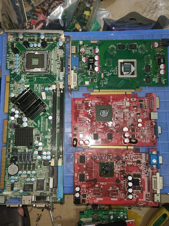 电脑主板4张打包带走100元包邮，