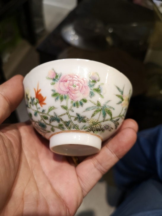 民国 细路精品粉彩花卉图茶圆。口沿外侧两小...