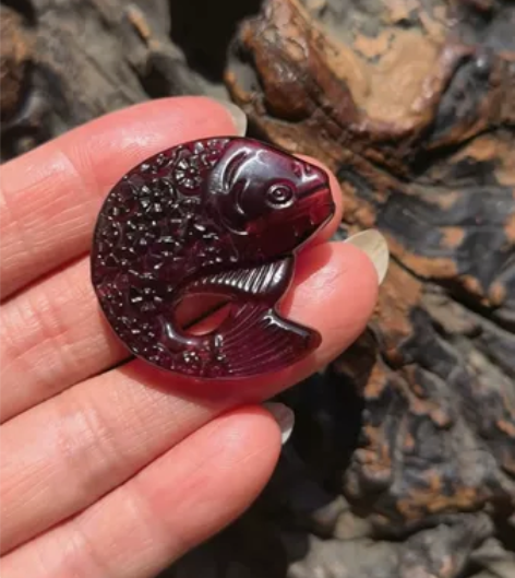 荷包扣背云清末民国紫色鲤鱼动物造型老琉璃吊...